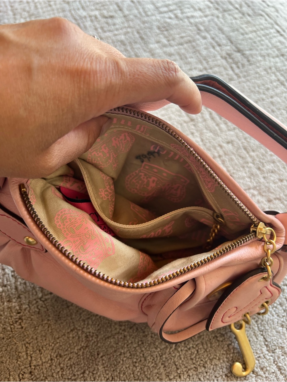 Juicy Couture Vintage Pink Leather Shoulder Bag with Charm - Picture 16 of 16